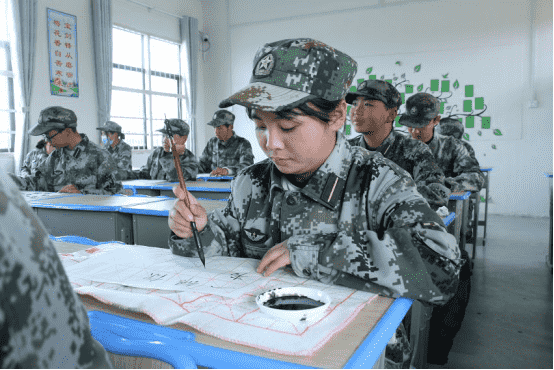 的青春叛逆學校提醒:拒絕孩子的“消費觀”產(chǎn)生攀比心理(圖2) 的青春叛逆學校提醒:拒絕孩子的“消費觀”產(chǎn)生攀比心理(圖2)